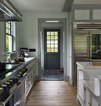 Modern Kitchen. East Hampton Village by Dan Scotti Design.
