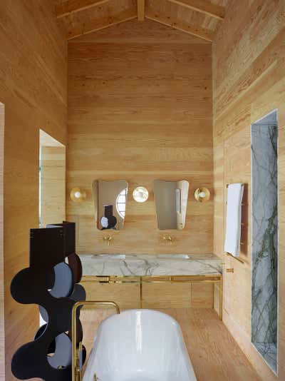Eclectic Bathroom. South Stables by Studio Mackereth.