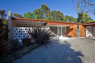  Mid-Century Modern Family Home Entry and Hall. Interior Design Fickett House by Hildebrandt Studio.