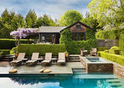  Arts and Crafts Beach House Patio and Deck. Hamptons Cottage by Studio SFW.