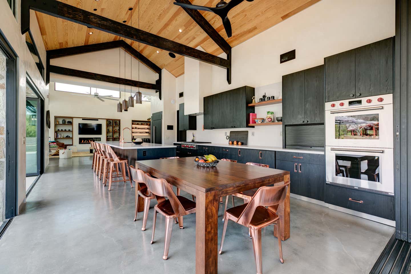 Vacation Home Kitchen Design Ideas - 387 Pictures | 1stDibs