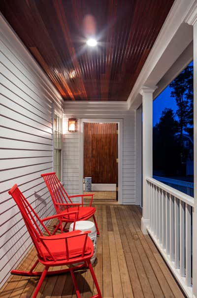 Beach Style Patio and Deck. 2 Pierce Lane by HABITAT Studio.