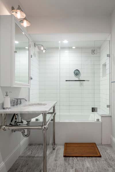 Beach Style Bathroom. 2 Pierce Lane by HABITAT Studio.