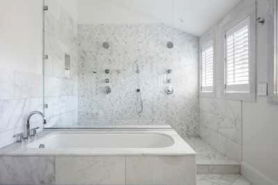  Contemporary Beach House Bathroom. 2 Pierce Lane by HABITAT Studio.