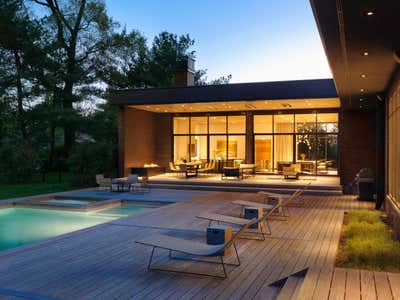 Contemporary Family Home Patio and Deck. Sandweiss by MMB Studio.