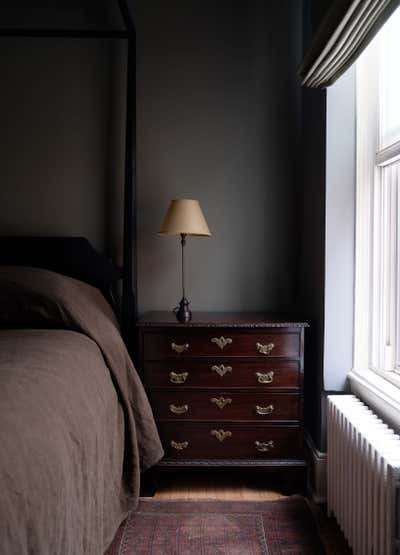  English Country Apartment Bedroom. Brooklyn Heights Apartment by Studio Dorion.