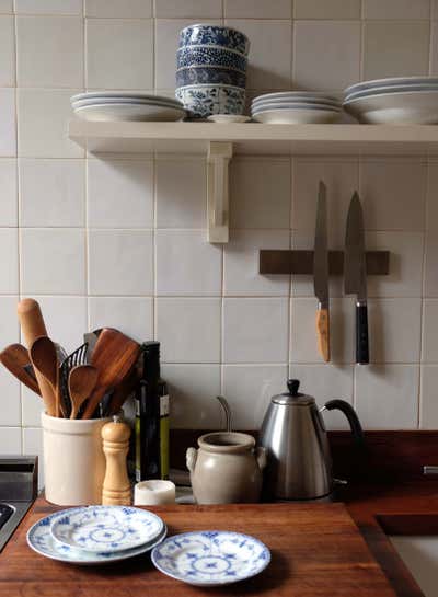 Eclectic Apartment Kitchen. Brooklyn Heights Apartment by Studio Dorion.