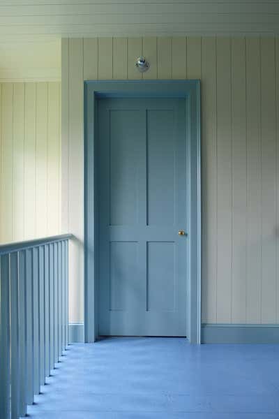  Country Entry and Hall. Litchfield Guest Cottage by Studio Dorion.