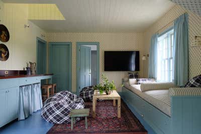  Farmhouse Living Room. Litchfield Guest Cottage by Studio Dorion.