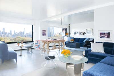 Mid-Century Modern Apartment Living Room. Living With Statement Art by Vicente Wolf Associates, Inc..