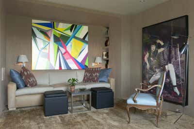 Modern Office and Study. Living With Statement Art by Vicente Wolf Associates, Inc..