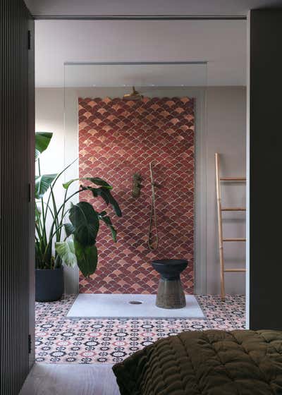  Tropical Family Home Bathroom. Metamorphic Artist's Residence by Anouska Tamony Designs.