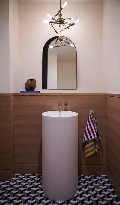 Contemporary Apartment Bathroom. Manhattan contemporary  by Kimille Taylor Inc.