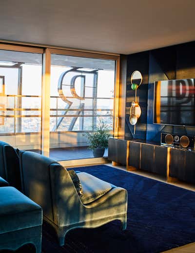  Eclectic Mid-Century Modern Bar and Game Room. Centre Point Penthouse by Spinocchia Freund.