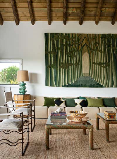  Contemporary Beach House Living Room. Lagoa by Barracuda Interiors.