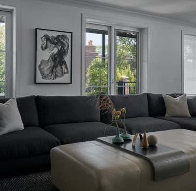  Contemporary Modern Vacation Home Living Room. Lincoln Park Pied-a-Terre by Studio Gild.