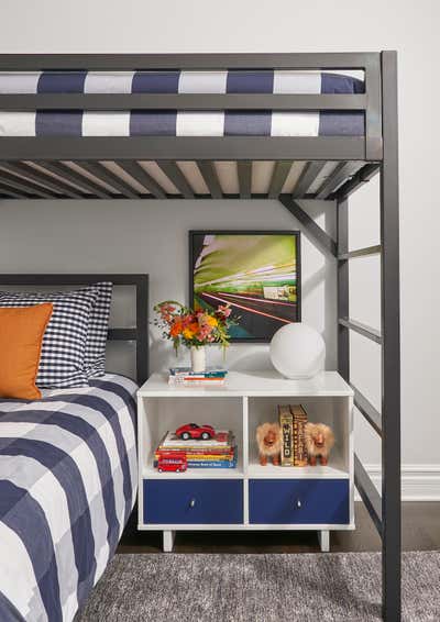  Contemporary Modern Vacation Home Children's Room. Lincoln Park Pied-a-Terre by Studio Gild.