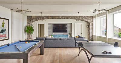  Contemporary Beach Style Vacation Home Bar and Game Room. Lake Geneva by Studio Gild.