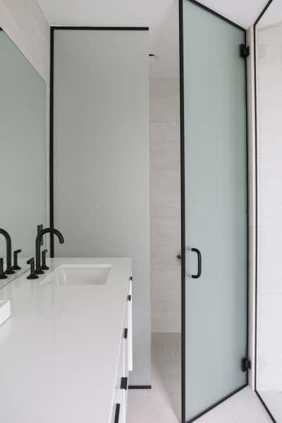  Minimalist Family Home Bathroom. Lake Oswego Modern by THESIS Studio Architecture.