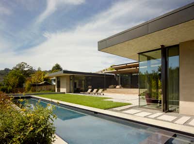  Modern Patio and Deck. Horse Hill by Studio Collins Weir.
