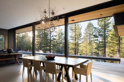  Minimalist Modern Vacation Home Dining Room. Martis Camp by Alexandra Loew, Inc..