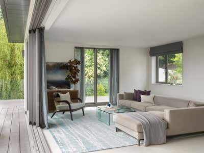  Minimalist Living Room. Holiday Home in Devon by O&A Design Ltd.