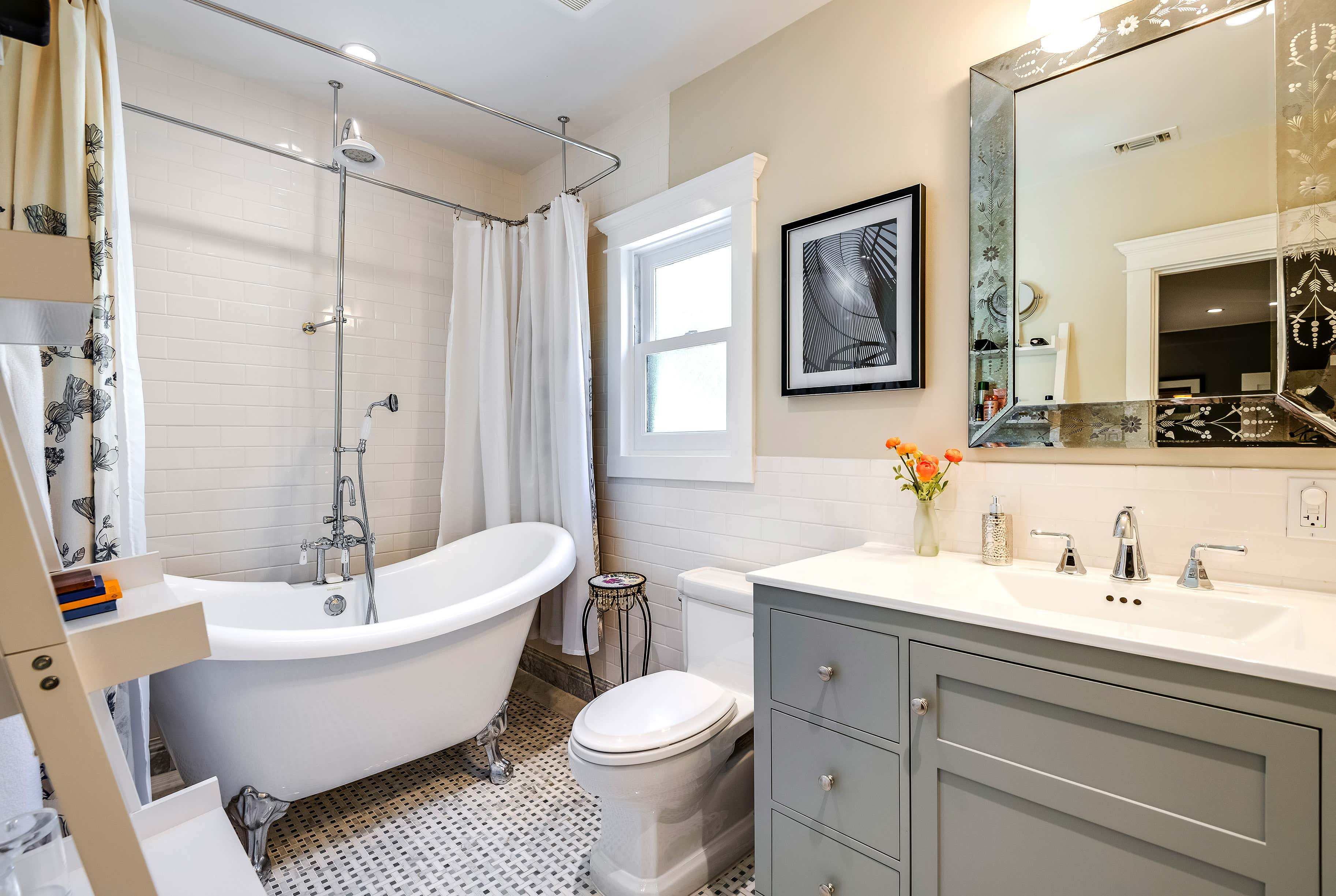 Mid-Century Modern Bathroom