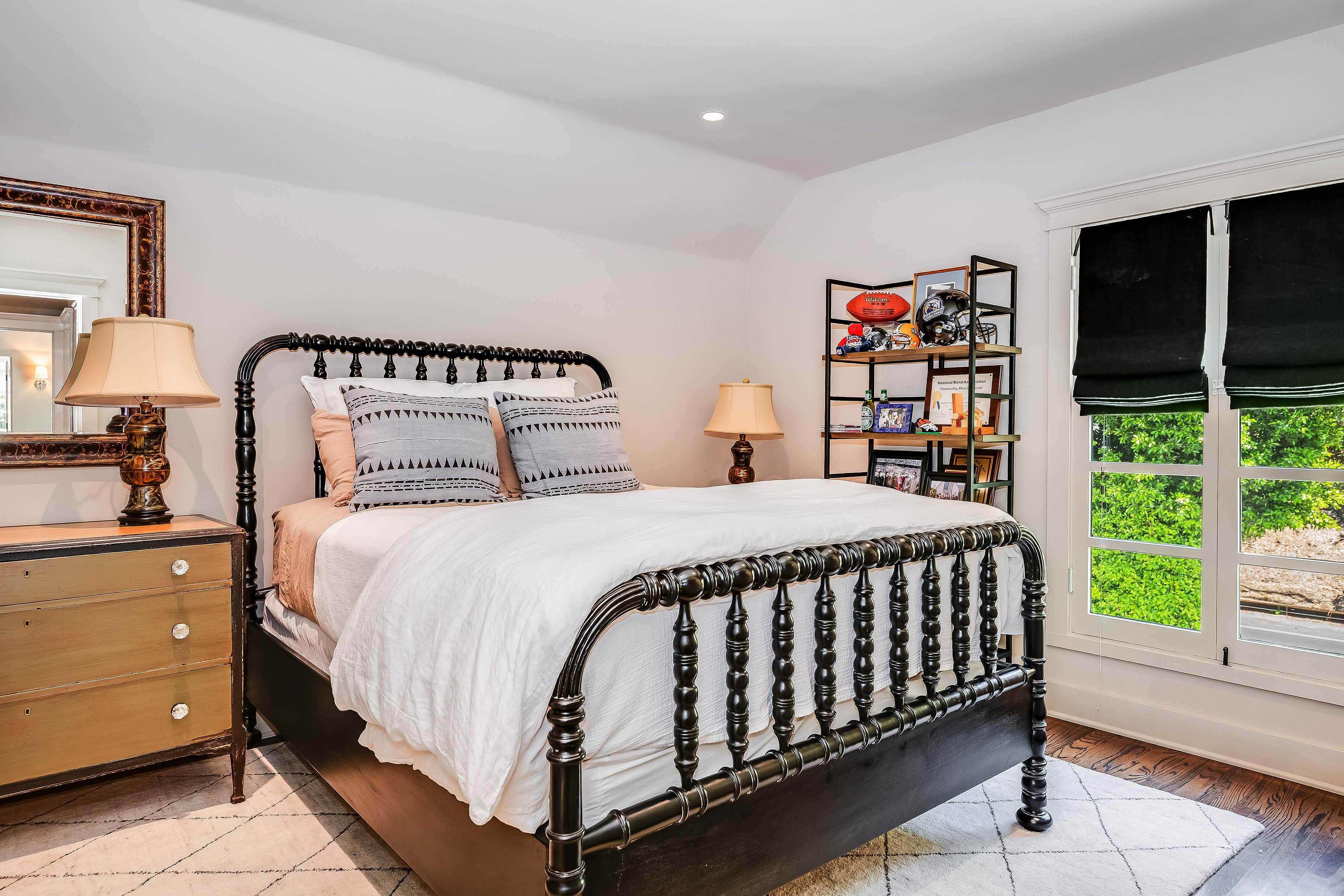 Mid-Century Modern Bedroom