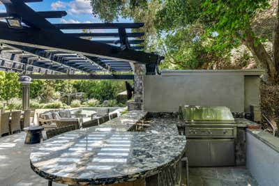 Mid-Century Modern Patio and Deck. Benedict Canyon by David Brian Sanders Interiors.