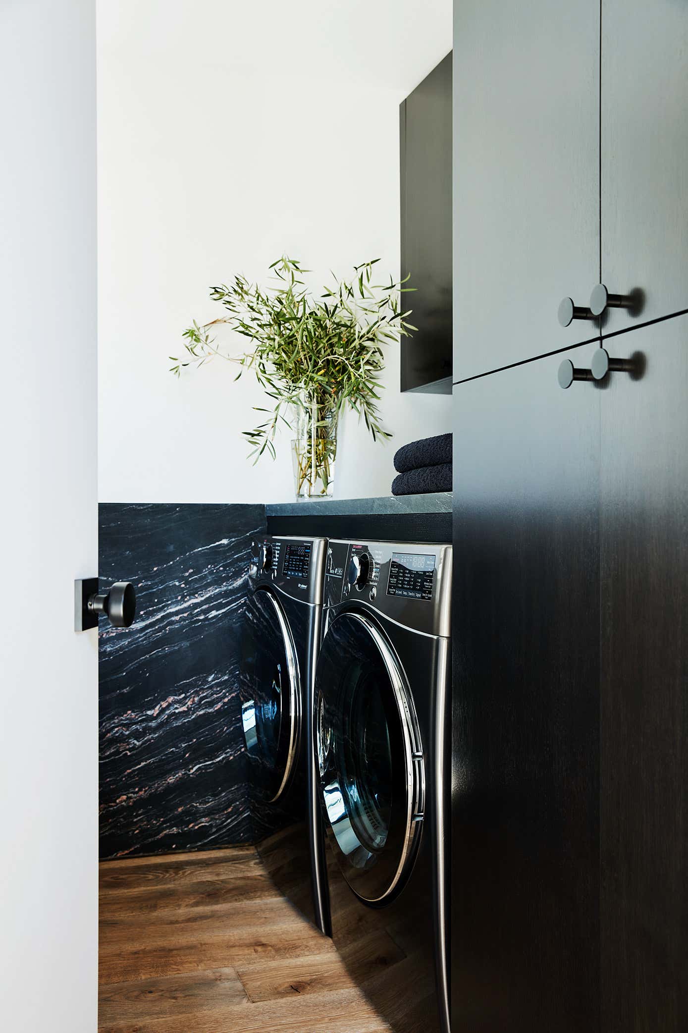 Storage Room and Closet Design Ideas - 614 Pictures | 1stDibs