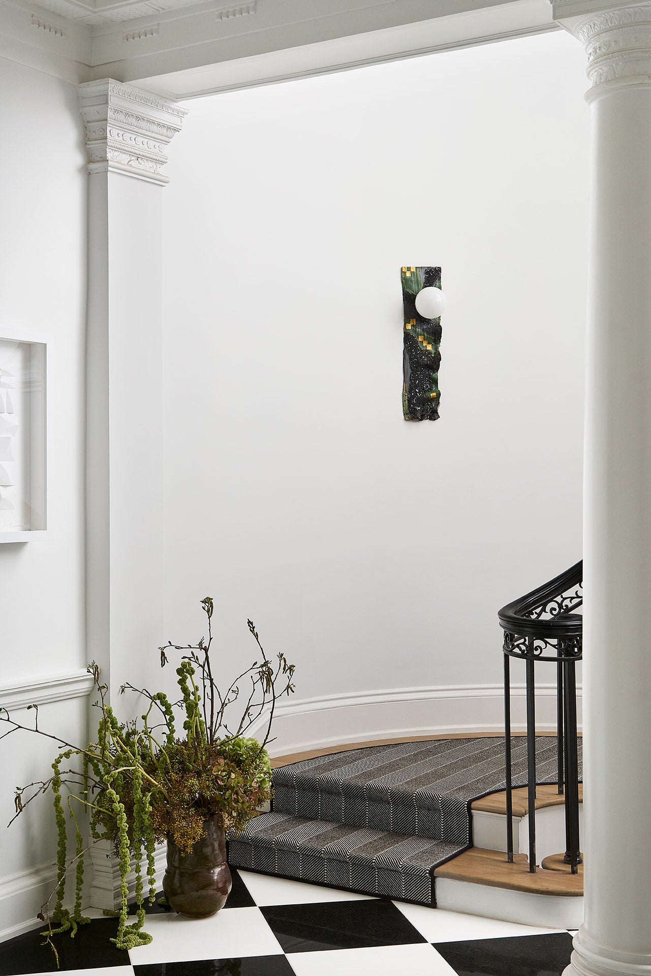 Contemporary Entry and Hall