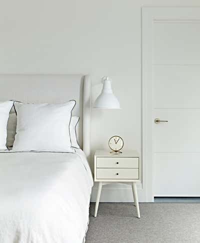  Scandinavian Bedroom. Quogue by Tina Ramchandani Creative LLC.