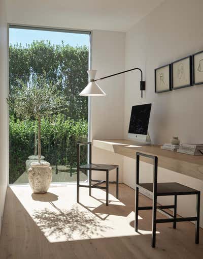  Transitional Family Home Office and Study. HAMPTONS BUTTER LANE by Michael Del Piero Good Design.