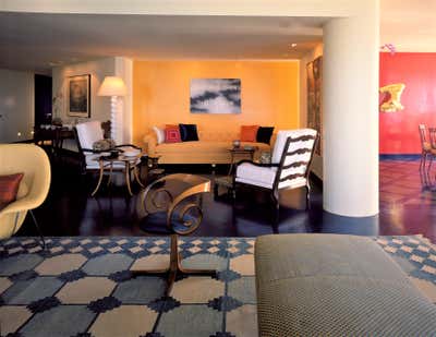  Minimalist Living Room. Miami art collector by Dana Nicholson Studio Inc..