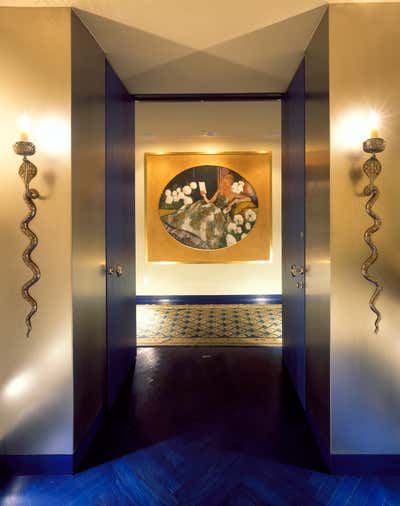  Minimalist Entry and Hall. Miami art collector by Dana Nicholson Studio Inc..