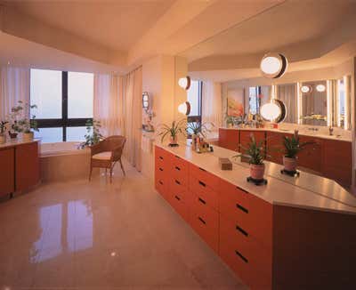  Eclectic Bathroom. Miami art collector by Dana Nicholson Studio Inc..