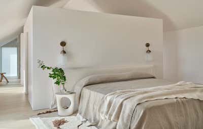  Transitional Family Home Bedroom. HAMPTONS BUTTER LANE by Michael Del Piero Good Design.