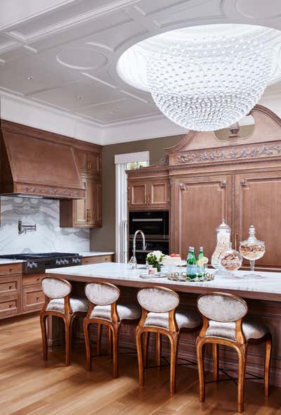  Maximalist Hollywood Regency Family Home Kitchen. Kingsway by Alexandra Naranjo Designs.