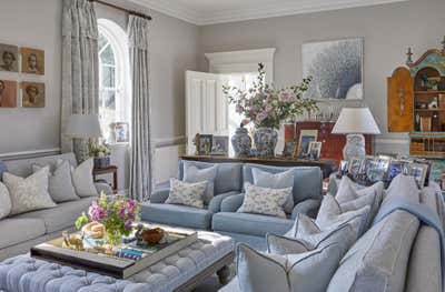  English Country Living Room. Georgian Country House by Katharine Pooley London.