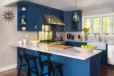  Mid-Century Modern Modern Family Home Kitchen. Blacksmith Ridge by MK Workshop.