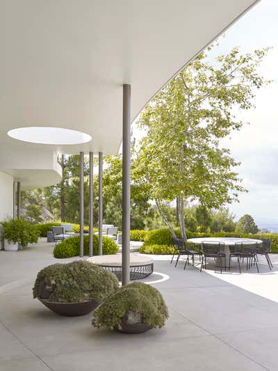 Modern Patio and Deck. Beverly Hills Estate by Jamie Bush + Co..