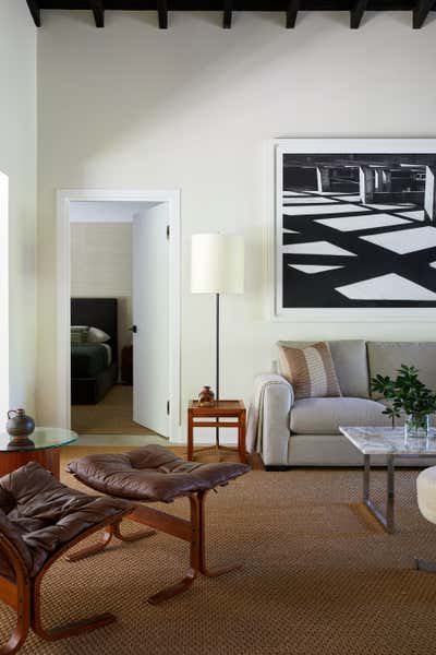  Art Deco Minimalist Beach House Living Room. Miami Beach Bungalow by GRISORO studio.