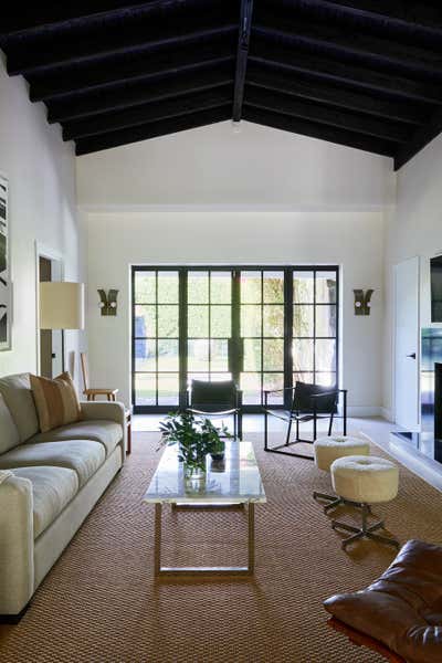  Mid-Century Modern Beach House Living Room. Miami Beach Bungalow by GRISORO studio.