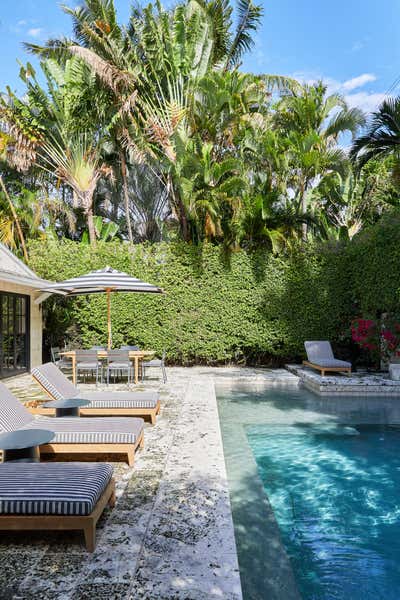  Mid-Century Modern Art Deco Beach House Patio and Deck. Miami Beach Bungalow by GRISORO studio.