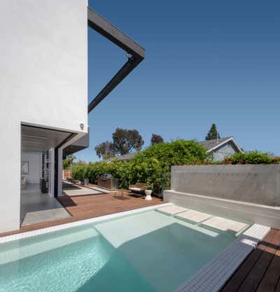  Modern Beach House Exterior. Walnut by VerteX Design Studio.