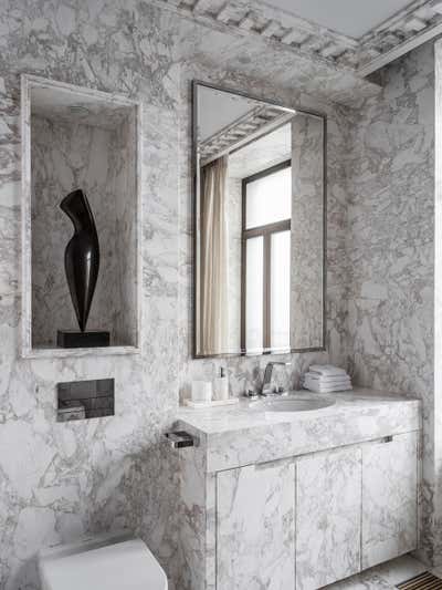  Eclectic French Apartment Bathroom. PIED-A-TERRE OF ART LOVERS by ELENA KORNILOVA ARCHITECTURE D'INTERIEUR.