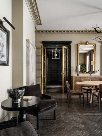  Eclectic Dining Room. PIED-A-TERRE OF ART LOVERS by ELENA KORNILOVA ARCHITECTURE D'INTERIEUR.
