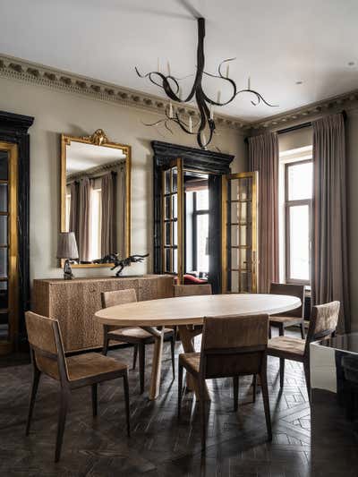  Eclectic Apartment Dining Room. PIED-A-TERRE OF ART LOVERS by ELENA KORNILOVA ARCHITECTURE D'INTERIEUR.
