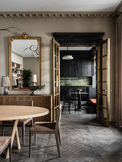  French Kitchen. PIED-A-TERRE OF ART LOVERS by ELENA KORNILOVA ARCHITECTURE D'INTERIEUR.