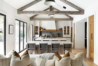  Organic Family Home Kitchen. LCD // Hutton Drive Project by Lindsey Colhoun Design Inc..